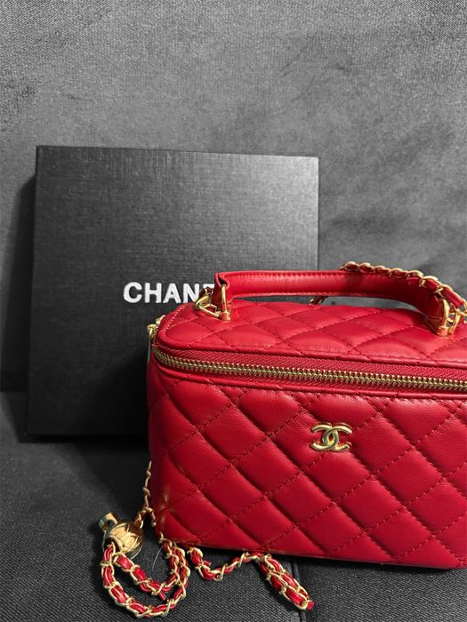 Новая сумка в стиле Chanel.