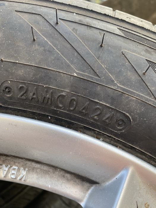 Комплект джанти Dezent 5x112 с почти нови Toyo Proxes 225/55/ R17