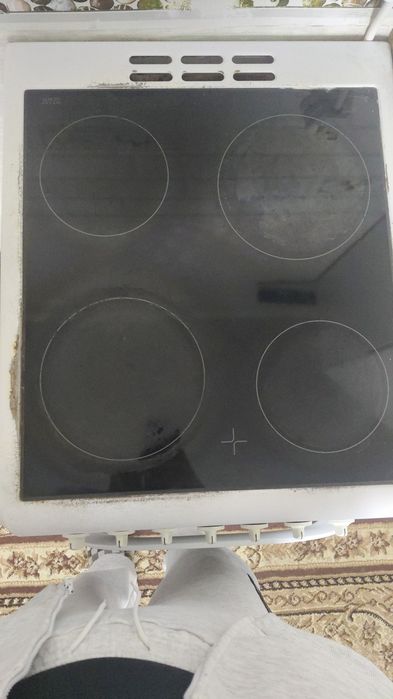 Продам электрическую плиту