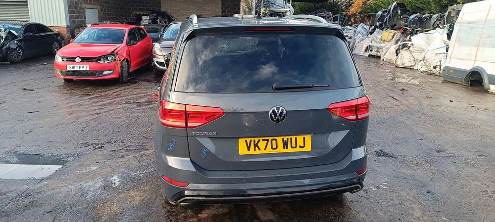 Dezmembrari / Dezmembrez Volkswagen Touran (5T1) R-line 1.5 TSI DPCA cutie viteze automata cod culoare LC7Q