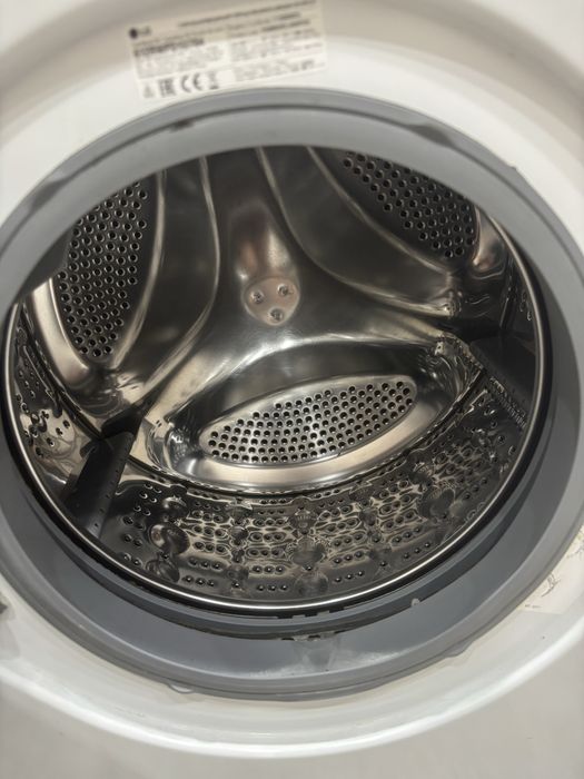 Продам стиральную машинку LG