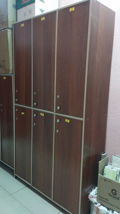 Шкафчики и скамейки для раздевалки