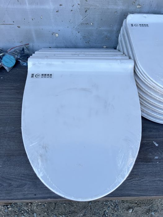 Крышка с сиденьем для унитаза