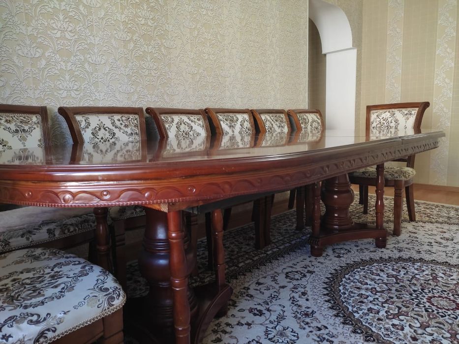 Гостинная стол со стульями