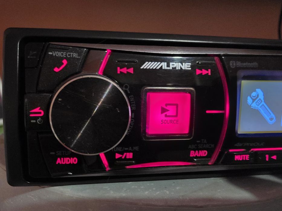 Продавам Alpine cde-177bt