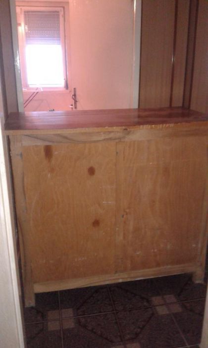 Старинен шкаф и креват