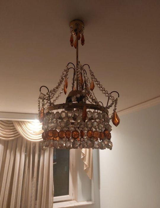 Продается хрустальная люстра