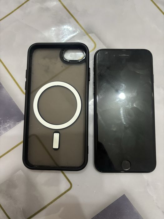 Айфон се 2020, 64 гб, батарея 73