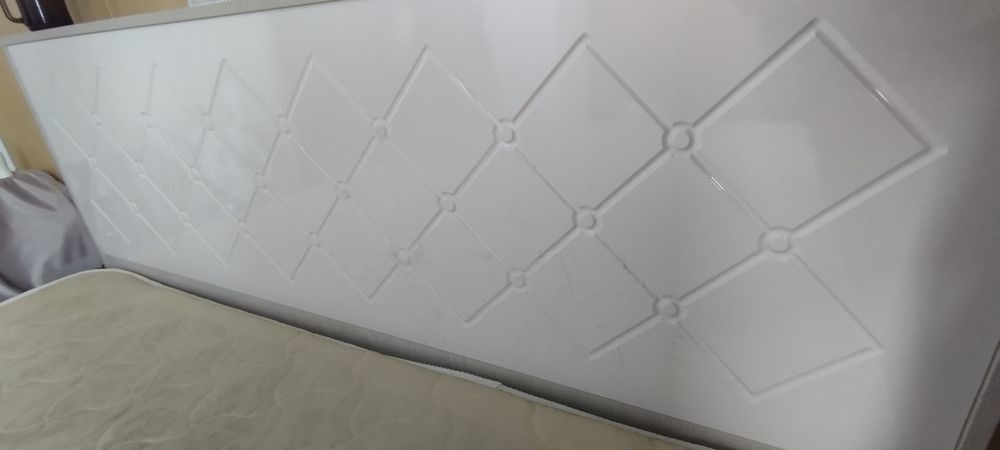 Продам кровать двухместный вместе с матрасом