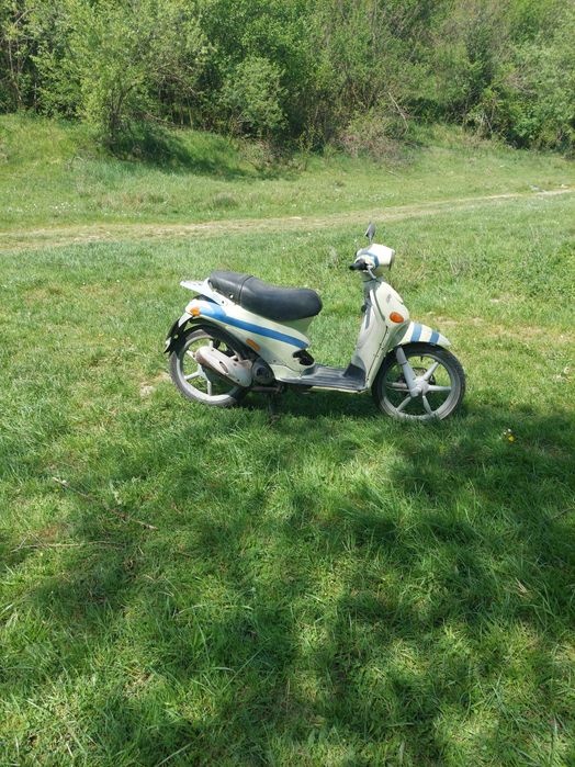 se vinde scuter piaggio