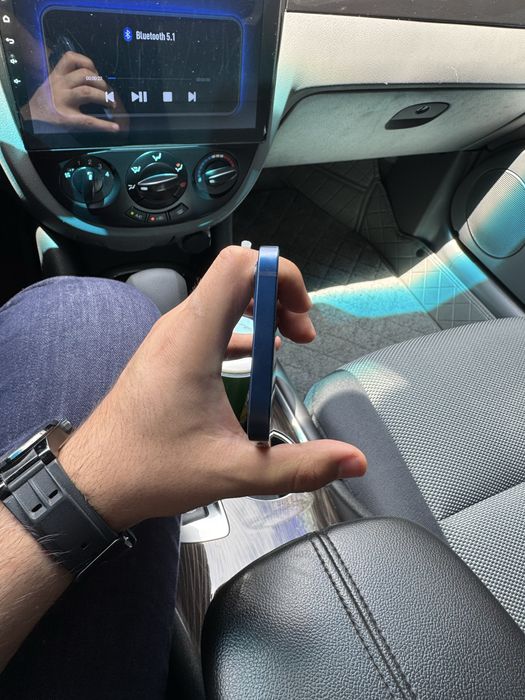 Iphone 12 64tali 200$
