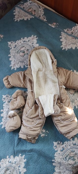 Продам детские комбинезоны