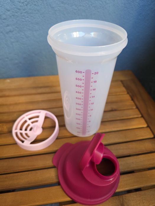 Tupperware миксер / шейкър 600 ml