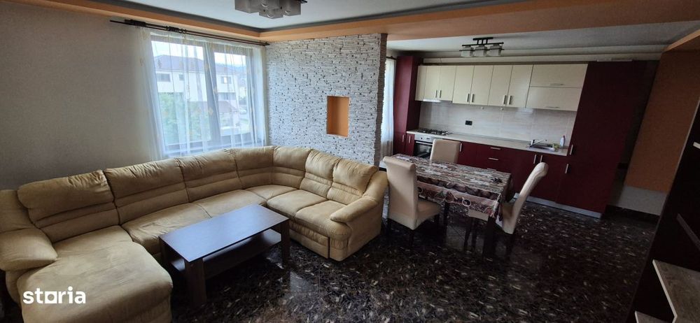 Apartament cu 3 camere, parcare, balcon, zona Terra