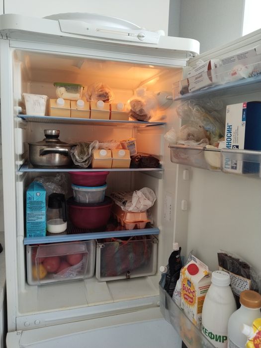 Продам холодильник индезит рабочий