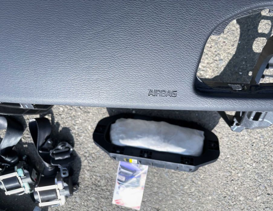 Volvo V40 airbag genunchi / picioare - negru / alb / bej  etc.