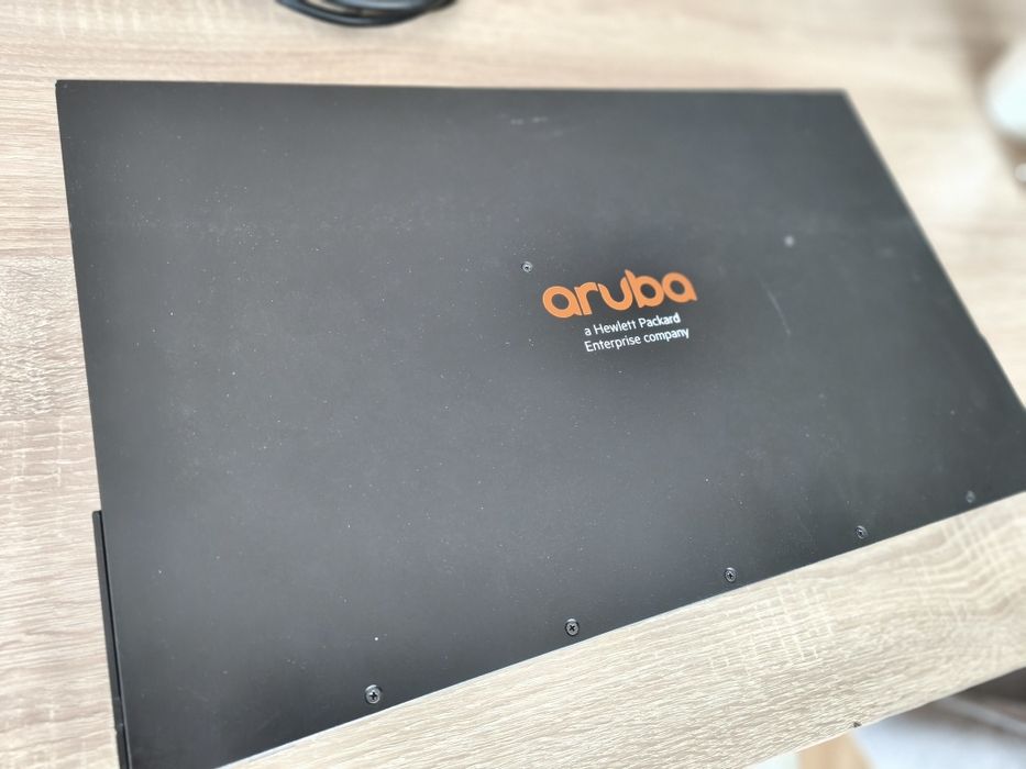 Мрежов суич HPE Aruba CX6000 24p + 4SFP, PoE+