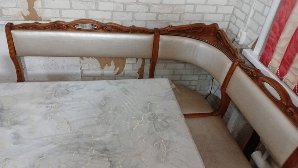 Продам угловой гарнитур