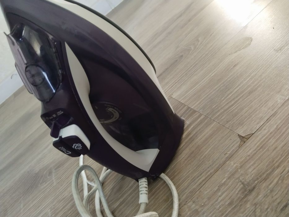 Продам утюг работает