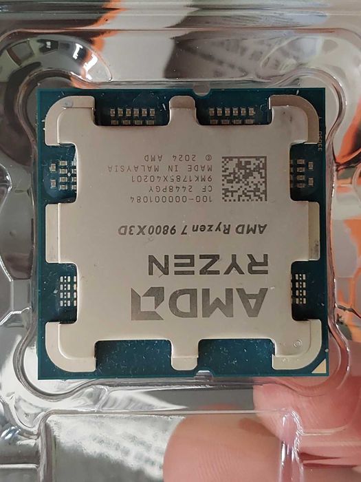 AMD Ryzen 7 9800X3D + Asus TUF B650-E Wi-Fi