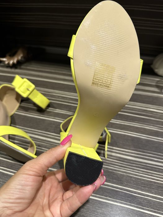 Дамски неоново жълти сандали 41