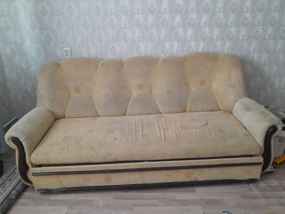 Отдам бесплатно диван