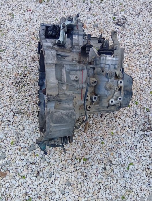 Скоростна кутия Тойота Авенсис D4D 2000г