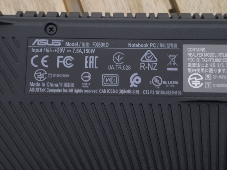 Laptop Asus FX505D