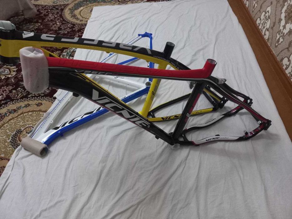 Продаю рамы гидроформированные алюминь рама 26