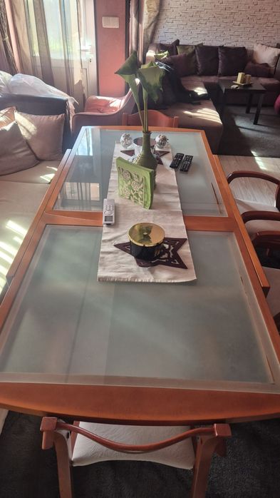 Маса  с  6 стола