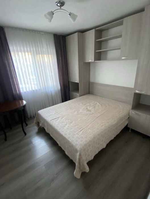 De inchiriat - Apartament 3 camere etajul 1 pacrurari