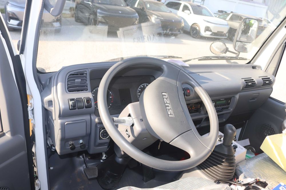 ISUZU 5 м³ сув ташувчи автомобиль (водавоз) НДС бн