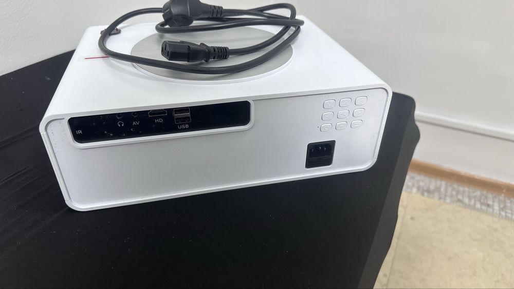 Проектор Tou Yinger