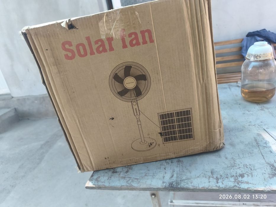 Ventilator quyosh paneli bilan. Akumlatori 18.000 mah