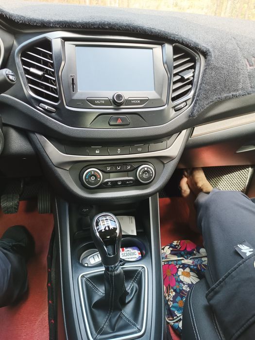 Срочно Продам Ладу Весту.