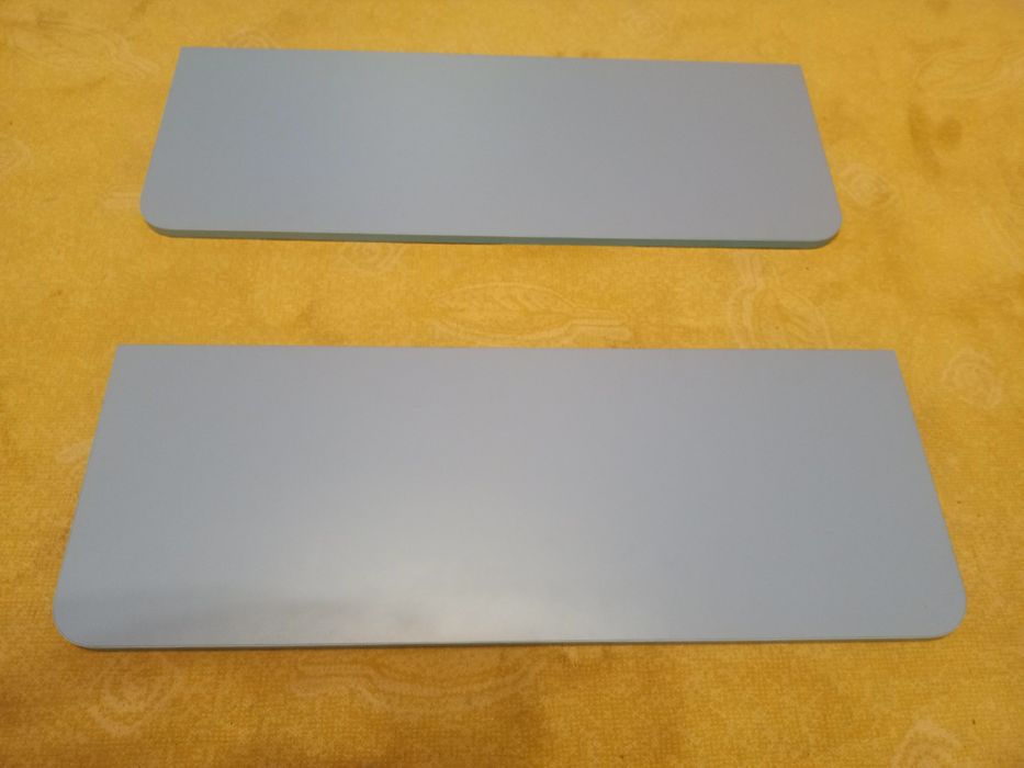 Полочки из ламината.