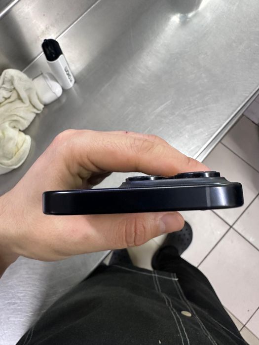 Продам айфон 16 про