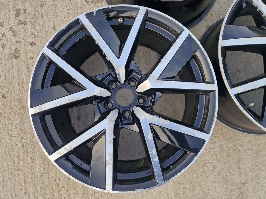 O janta aliaj aluminiu Volkswagen Touareg 3 III CR7 20 9J et 33 760601025Q