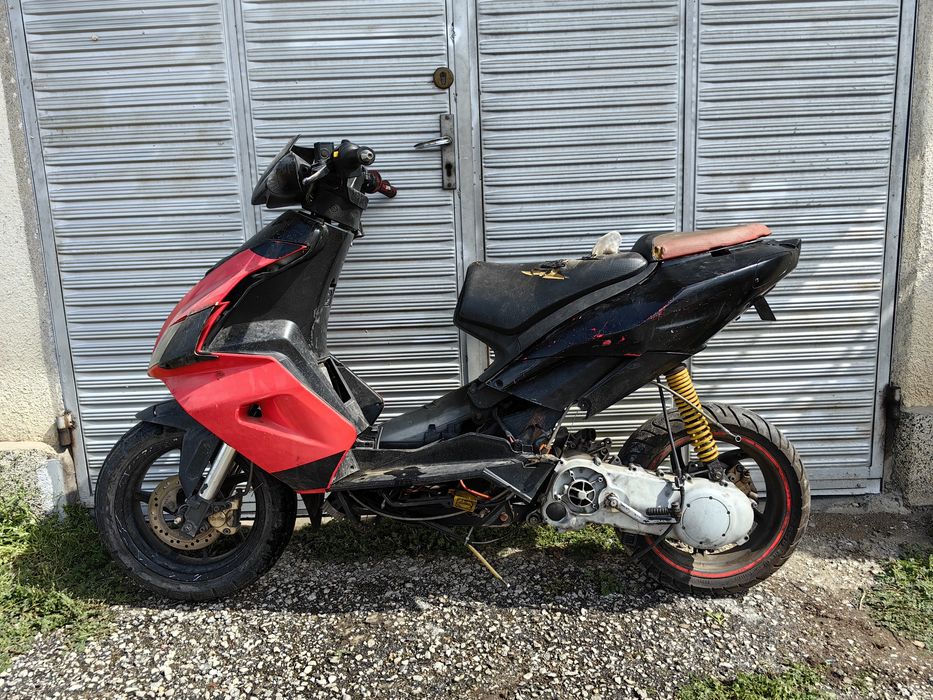 Aprilia SR50 на части