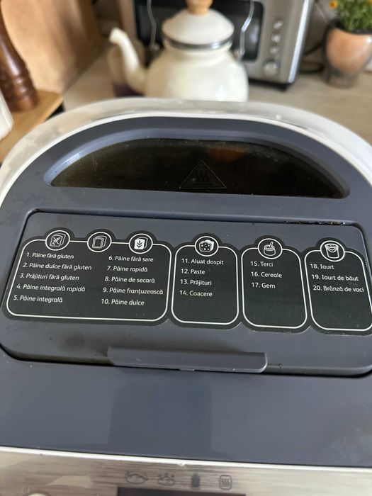 Mașină de pâine Tefal Pain & Tresors – stare foarte bună, cu carte de rețete inclusă