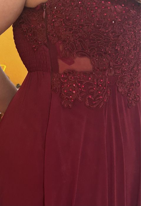 Официална червена рокля