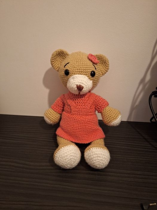 Ursuleti lucrati manual din materiale de  calitate superioara!