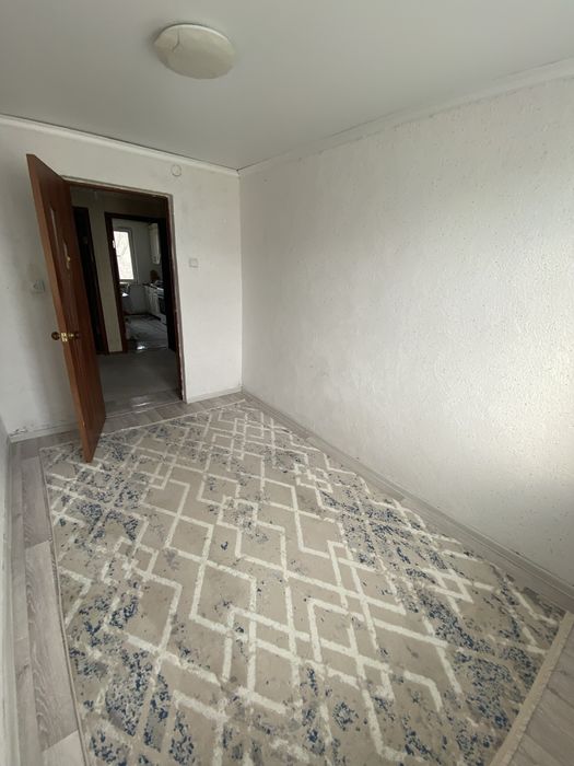 Продам квартиру .