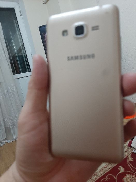 Продам телефон..