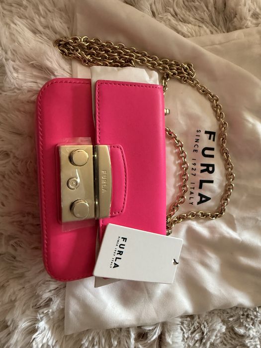 Чанта Furla, с етикет