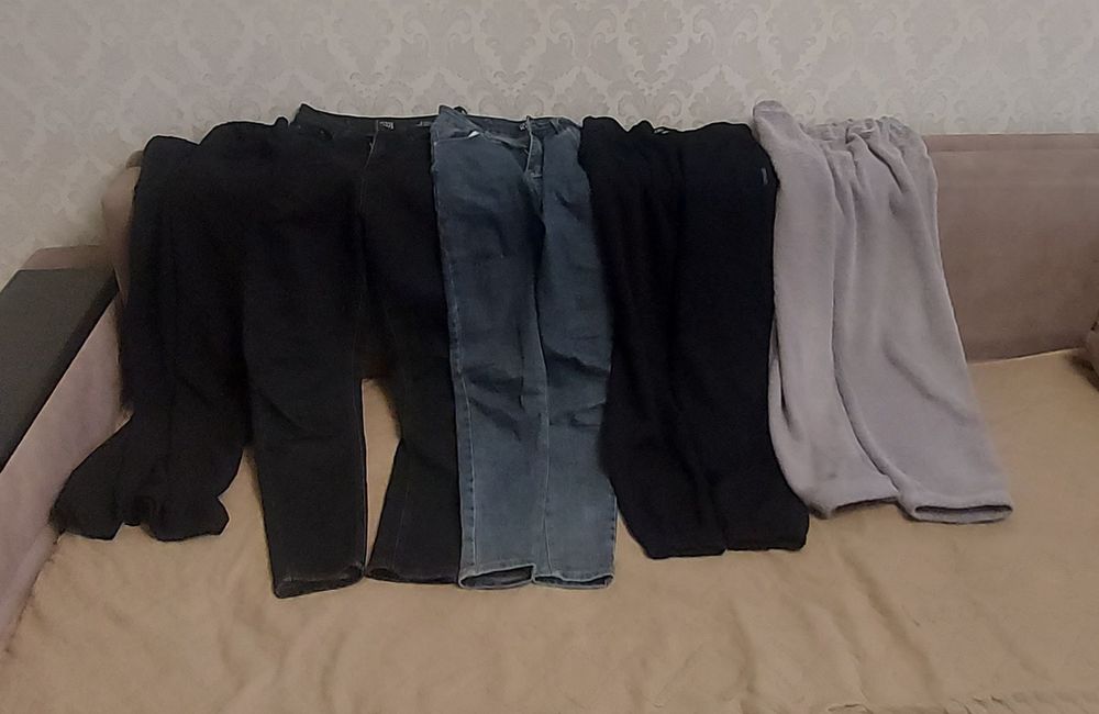 Продам пакет вещей на девочку 10-14 лет.