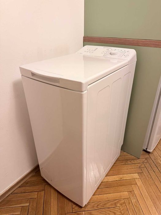 Пералня Indesit с горно отваряне –  с гаранция!