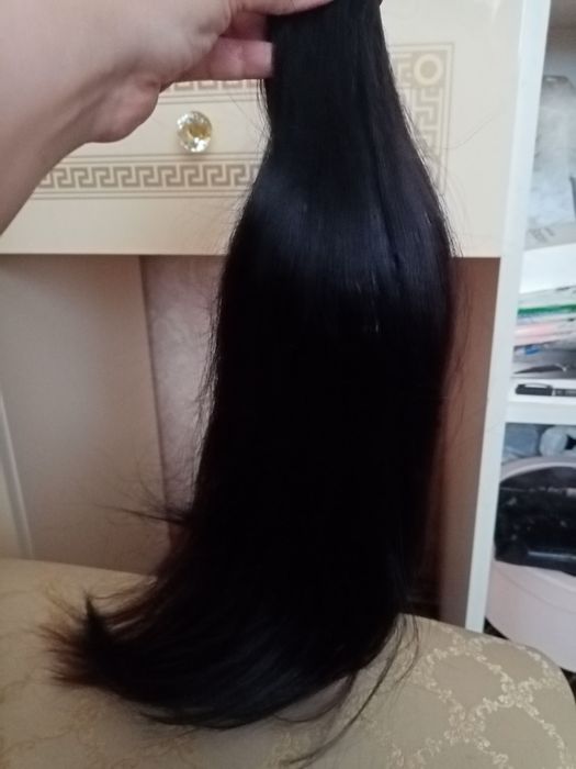 Волосы чёрные, славянка