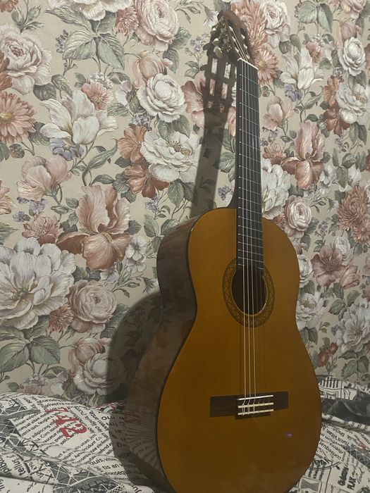 Гитара  Yamaha C40 в отличной состоянии.