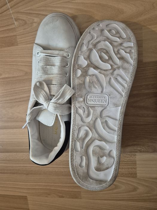 Продам кеды новые